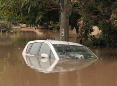 photo showing submerged car during Brisbane flood